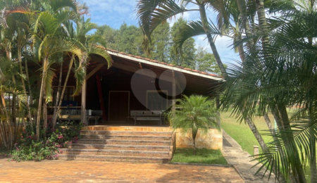 Chácara à venda com 3 quartos, sendo 1 suíte,  no Centro, Araçoiaba da Serra, SP