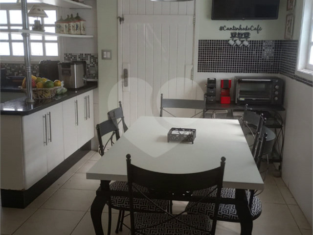 Sobrado à venda com 4 quartos, sendo 3 suítes,  em Barro Branco (zona Norte), São Paulo, SP
