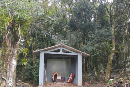 Sítio à venda com 5 quartos, sendo 1 suíte,  em Área Rural de Tapiraí, Tapiraí, SP