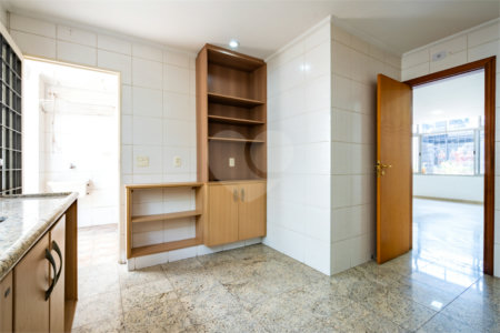 Casa de Vila à venda com 3 quartos, sendo 2 suítes, em Campo Belo, São Paulo, SP