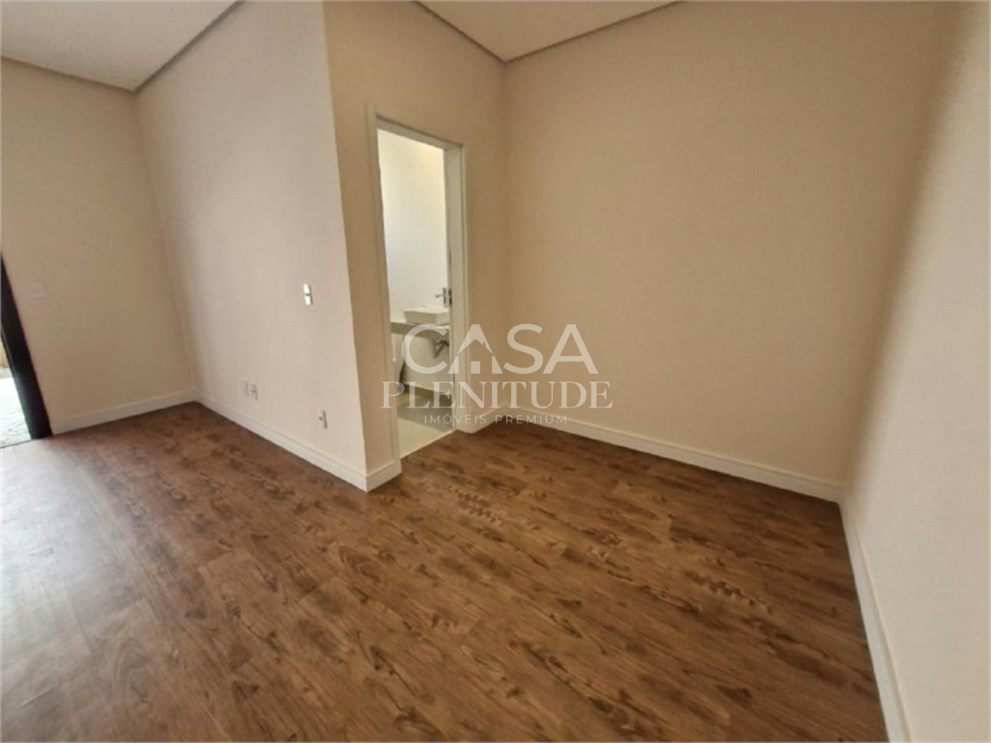 Casa em condomínio à venda com 3 quartos, sendo 1 suíte, em Cajuru do Sul, Sorocaba, SP