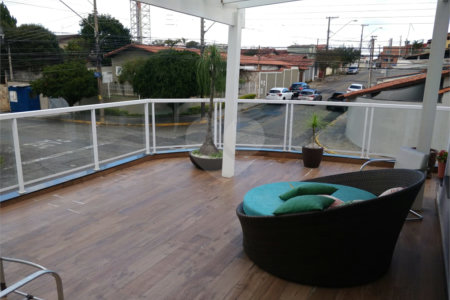 Sobrado à venda com 3 quartos, sendo 1 suíte,  em Vila Oliveira, Mogi das Cruzes, SP