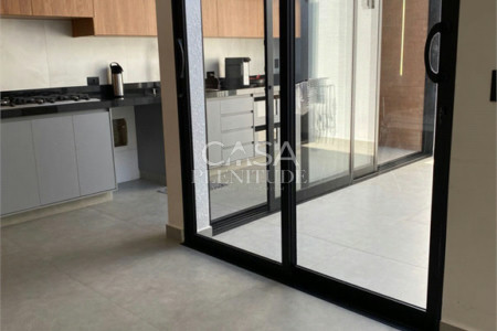 Casa em condomínio à venda com 2 quartos, sendo 1 suíte,  em Conjunto Habitacional Júlio de Mesquita Filho, Sorocaba, SP