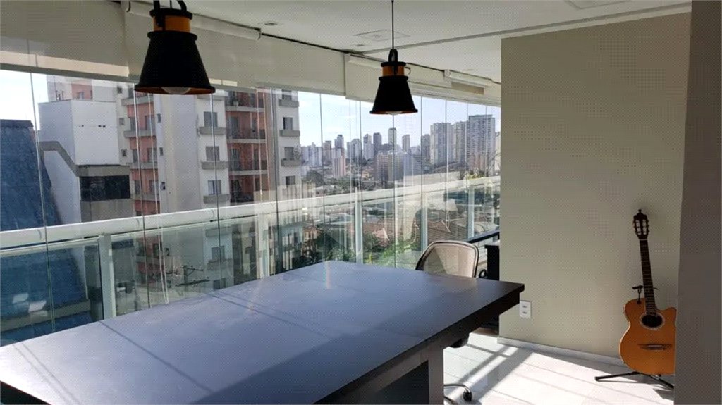 Apartamento à venda com 3 suítes em Vila Alexandria, São Paulo, SP