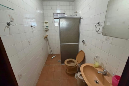 Casa Térrea à venda com 9 quartos, sendo 2 suítes, no condomínio Seranila, Monte Mor - SP
