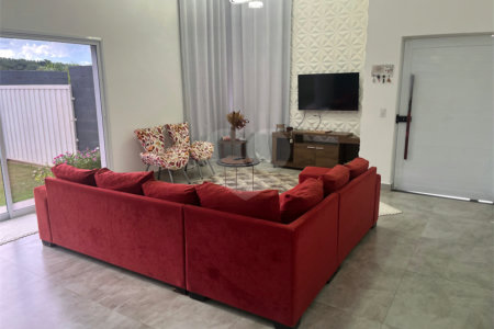 Casa à venda com 3 quartos, sendo 1 suíte, no condomínio Village Ipanema 2, Araçoiaba da Serra - SP