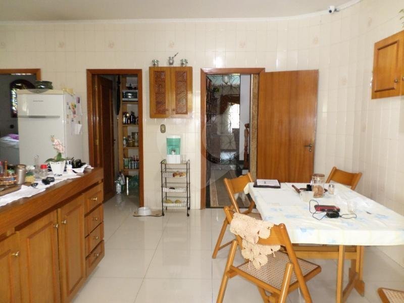Sobrado à venda com 4 quartos, sendo 2 suítes,  em Interlagos, São Paulo, SP