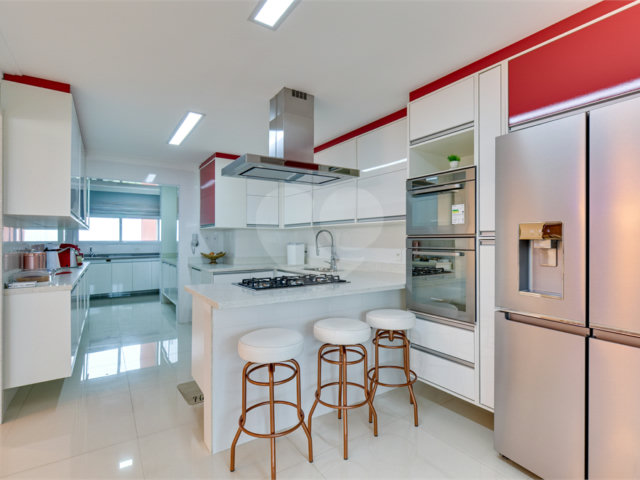 Apartamento à venda com 4 suítes em Vila Sofia, São Paulo, SP
