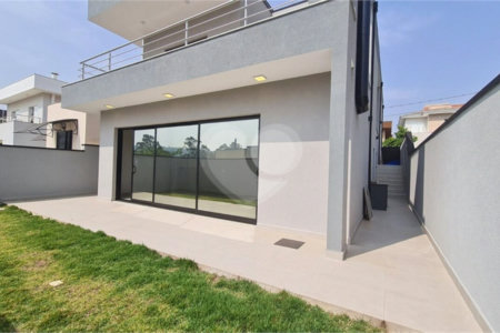 Casa à venda com 3 suítes no condomínio Vita Verdi, Valinhos - SP