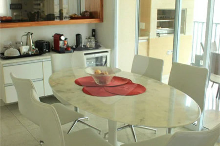 Apartamento na Vila Mariana com 5 dormitórios 04 suítes à venda