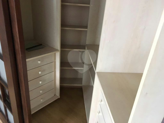 Apartamento à venda com 3 quartos, sendo 1 suíte,  em Santo Amaro, São Paulo, SP