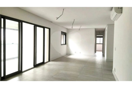 Apartamento à venda com 3 quartos, sendo 1 suíte,  em Paraíso, São Paulo, SP