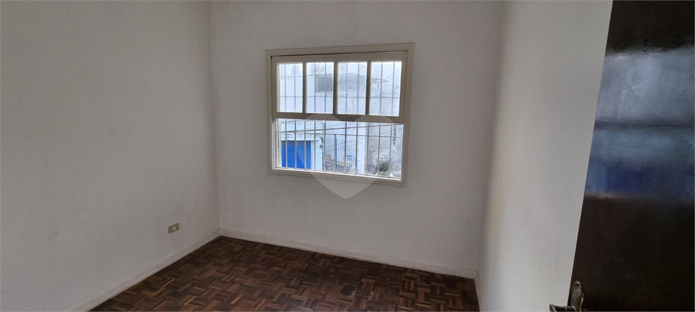 Casa à venda com 3 quartos, sendo 1 suíte,  em Jardim Rosa Maria, São Paulo, SP
