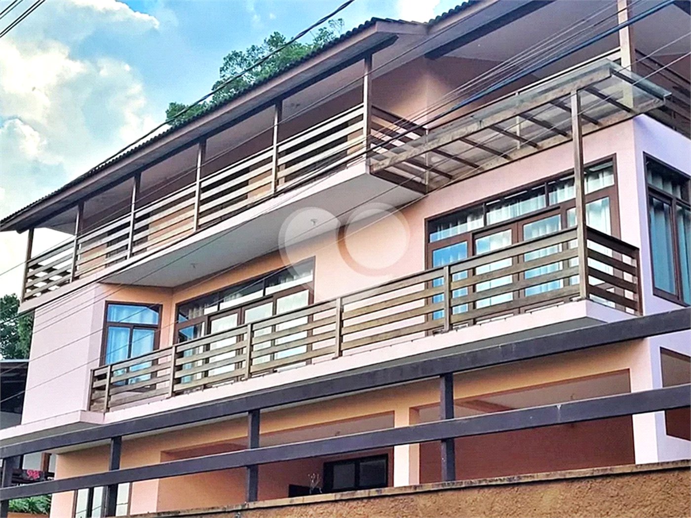 Casa à venda ou para alugar com 7 quartos, sendo 5 suítes, no condomínio Sausalito, Mairiporã - SP