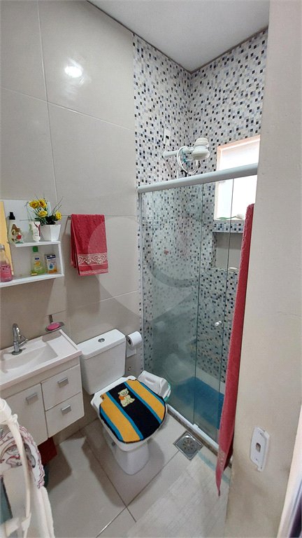 Casa à venda com 4 quartos, sendo 2 suítes, no condomínio Vivendas do Mendanha, Rio de Janeiro - RJ