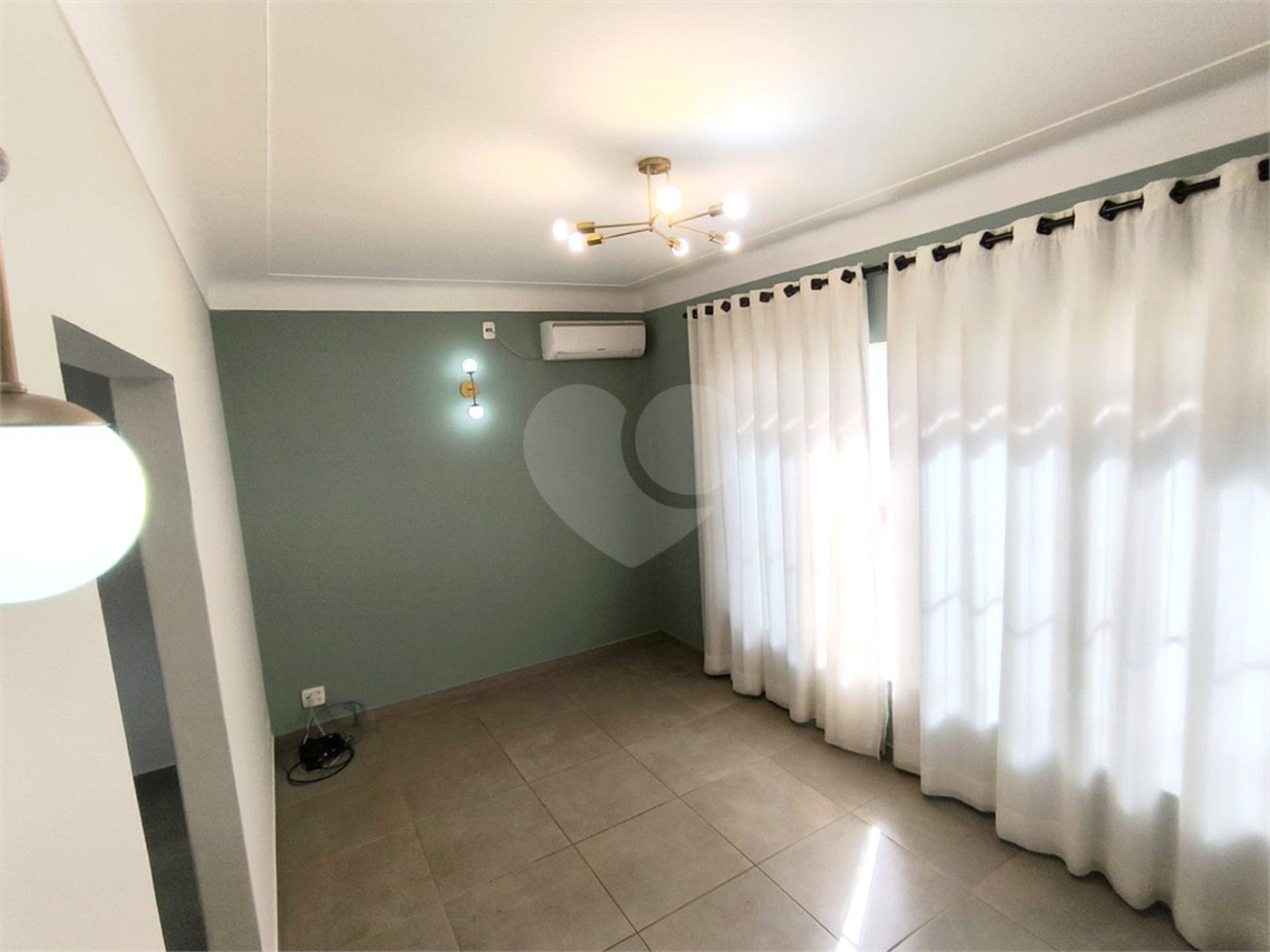 Casa à venda com 3 quartos, sendo 1 suíte, em Vila Arnaldo, São Carlos, SP