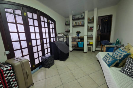 Sobrado à venda com 6 quartos, sendo 3 suítes, em Santa Teresinha, São Paulo, SP