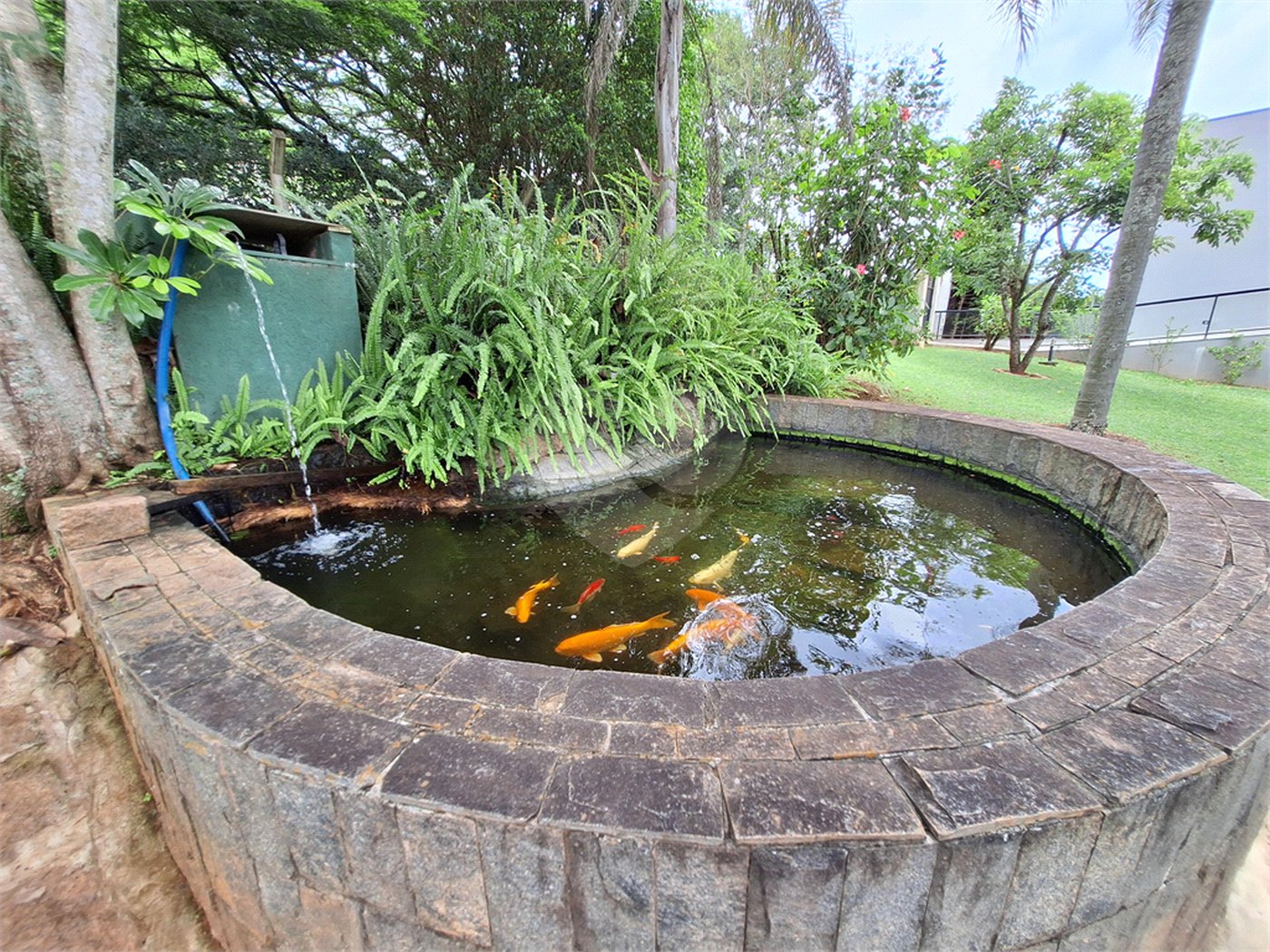 Casa à venda com 7 quartos, sendo 3 suítes, no condomínio Chacaras do Lago, Vinhedo - SP