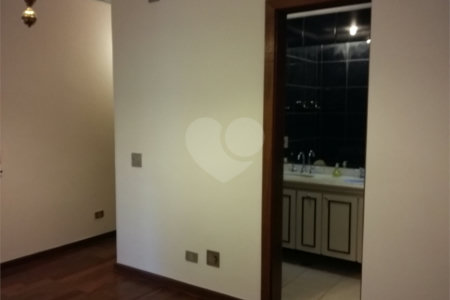 Apartamento à venda com 3 quartos, sendo 2 suítes, em Vila Suzana, São Paulo, SP