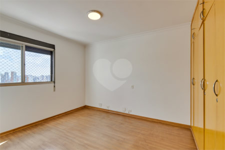 Apartamento à venda com 4 suítes em Campo Belo, São Paulo, SP