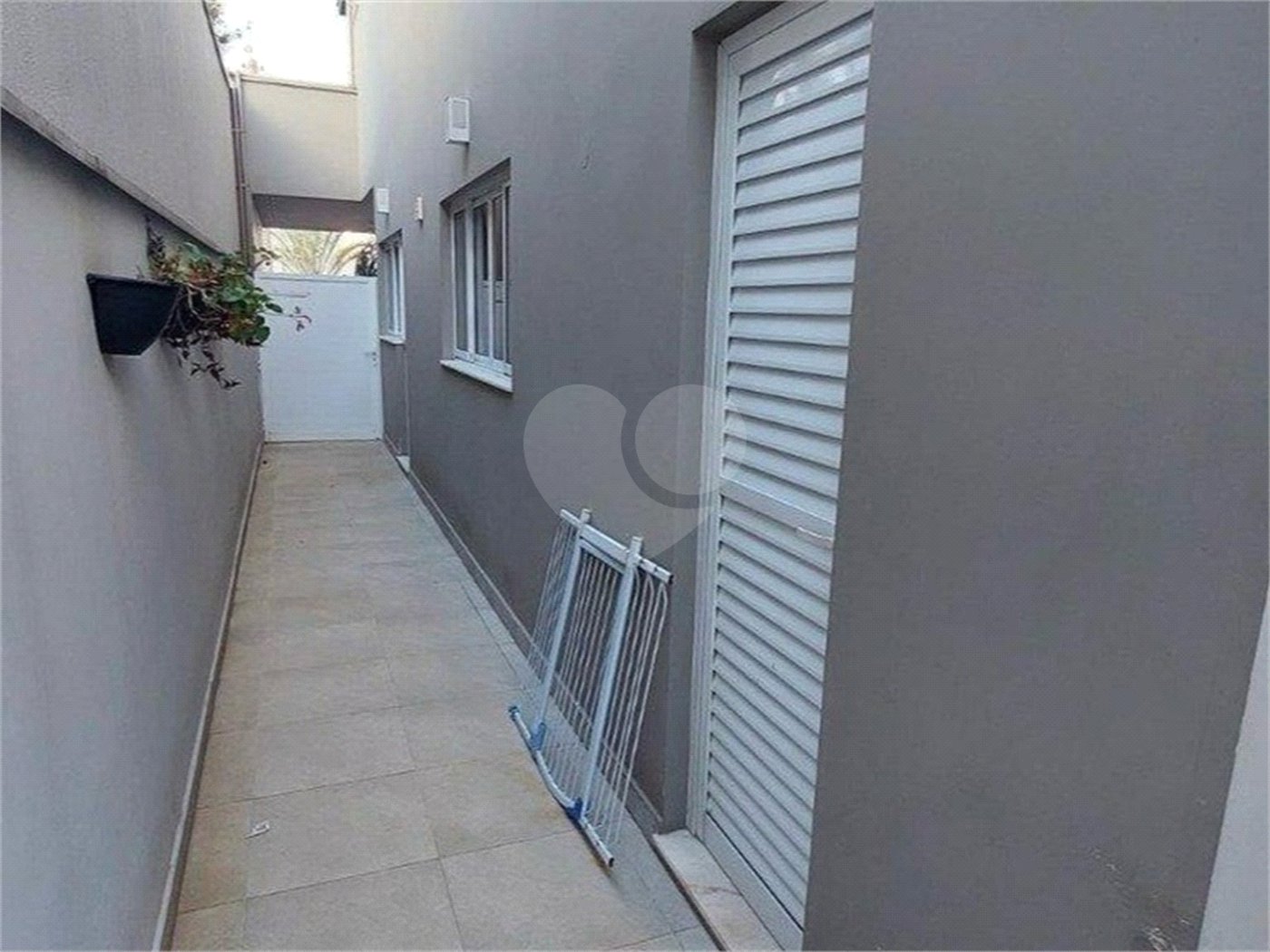 Casa à venda ou para alugar com 3 suítes no condomínio Mont Blanc, Sorocaba - SP