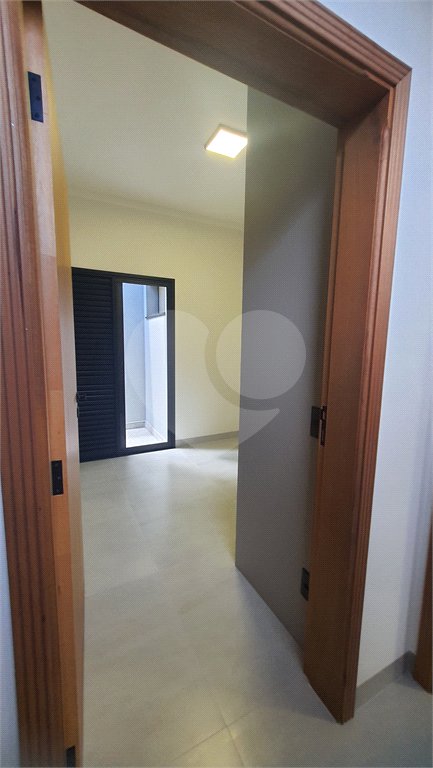 Casa à Venda de 03 dormitórios em São Carlos, no Condomínio Faixa Azul