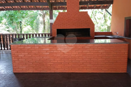 Chácara à venda com 10 quartos, sendo 2 suítes, em Mombaça, São Roque, SP