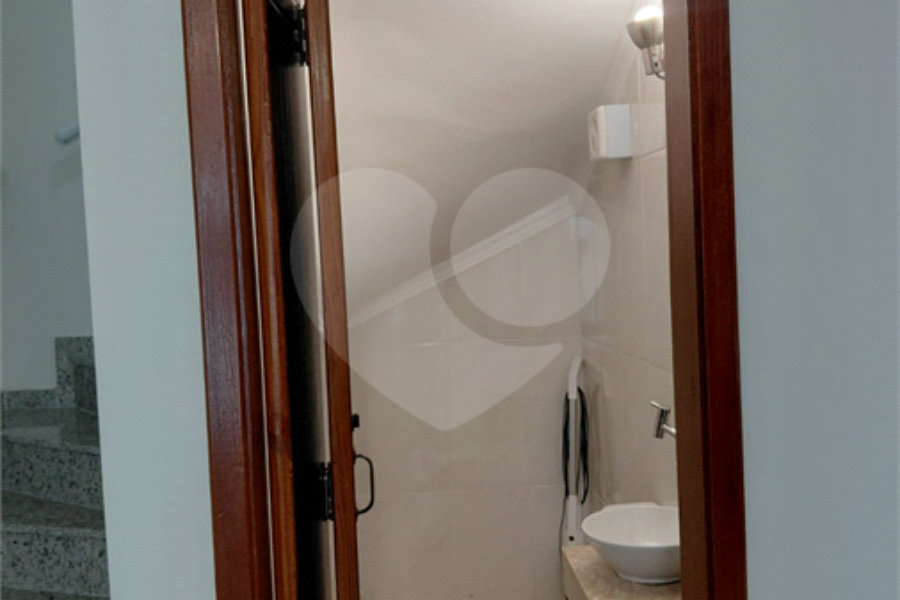Casa à venda com 2 suítes no condomínio Residencial Guilhen, São Paulo - SP
