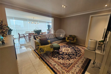 Apartamento à venda com 3 quartos, sendo 1 suíte, em Vila Regente Feijó, São Paulo, SP