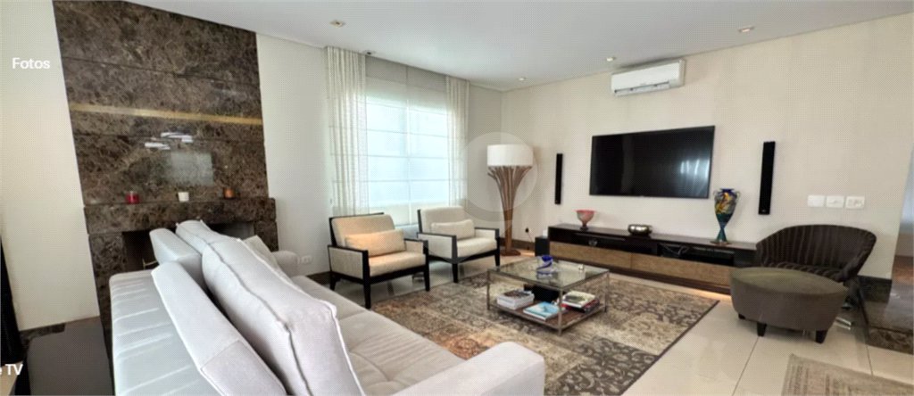 Casa à venda com 4 quartos, sendo 3 suítes,  no condomínio Vila das Flores, São Paulo - SP