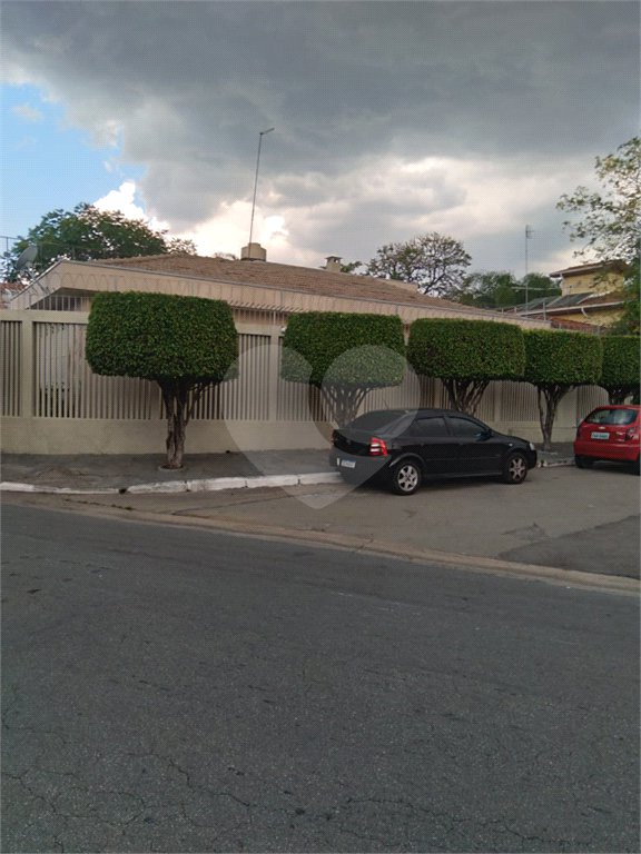 Casa Térrea à venda com 3 quartos, sendo 1 suíte, em Vila Galvão, Guarulhos, SP