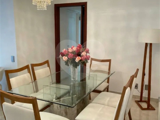 Apartamento à venda com 3 quartos, sendo 1 suíte,  em Morumbi, São Paulo, SP