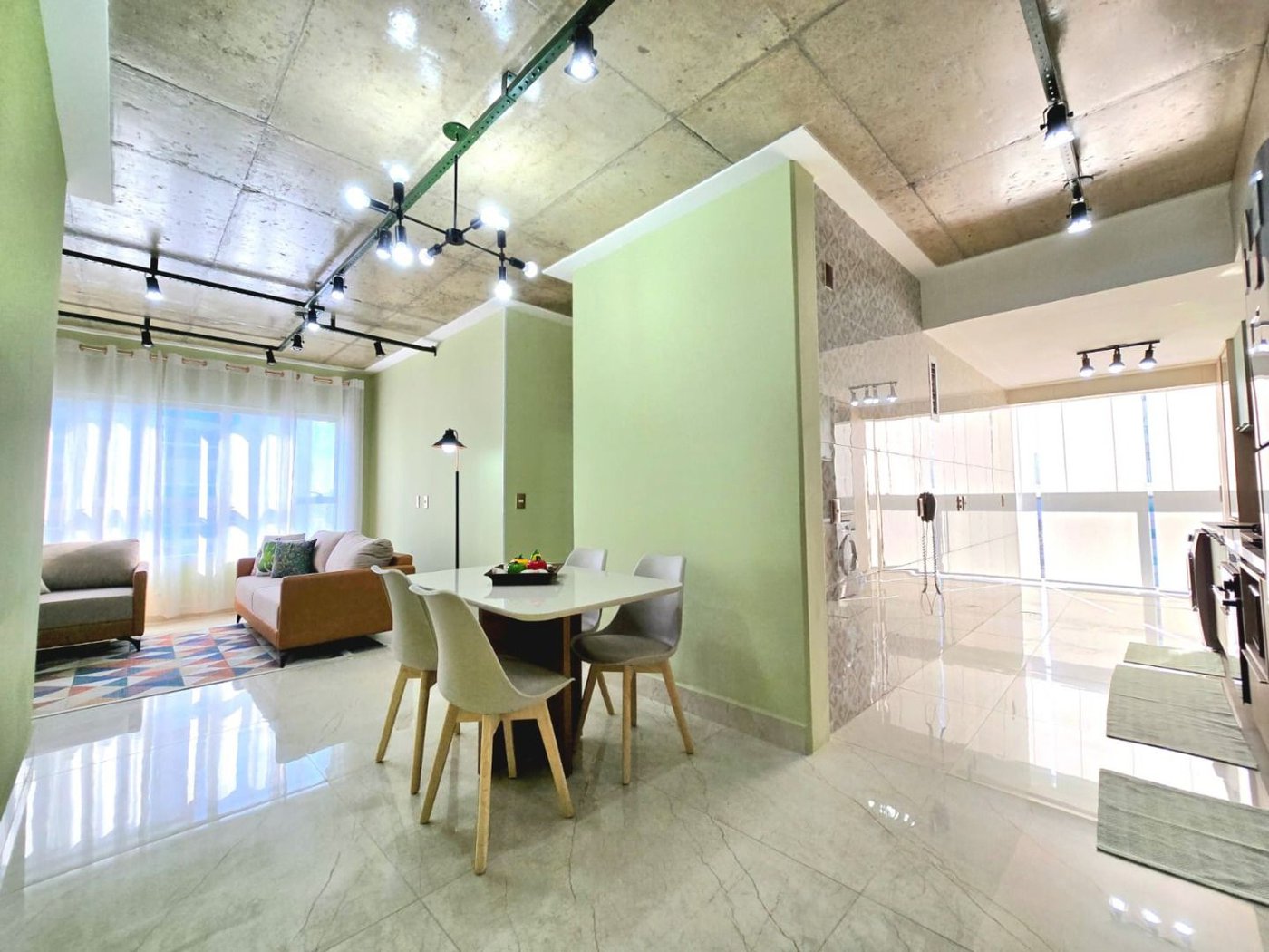 Apartamento com 2 dormitórios à venda, 74 m² por R$ 1.010.000,00 - Embaré - Santos/SP