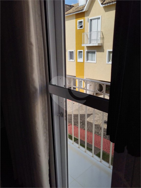 Casa à venda com 3 quartos, sendo 1 suíte, no condomínio Moradas do Horto, São Paulo - SP