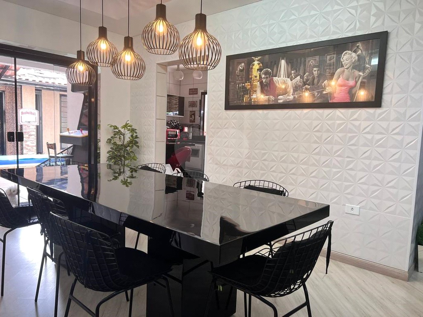 Sobrado à venda com 3 quartos, sendo 1 suíte,  em Jardim Modelo, Suzano, SP