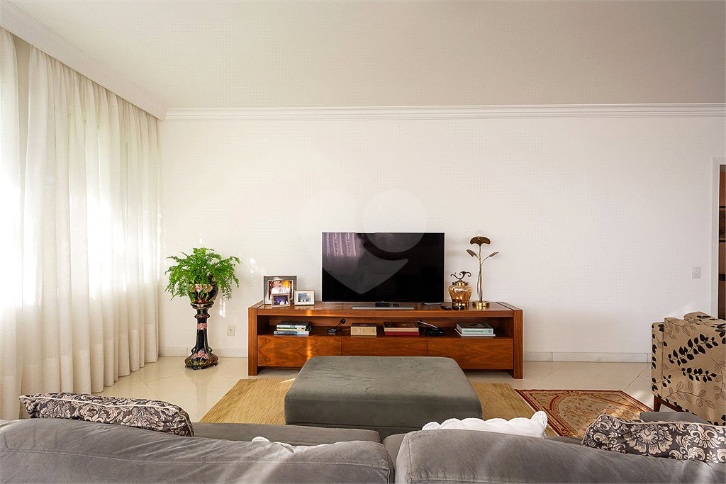 Apartamento à venda com 4 suítes em Jardim Marajoara, São Paulo, SP