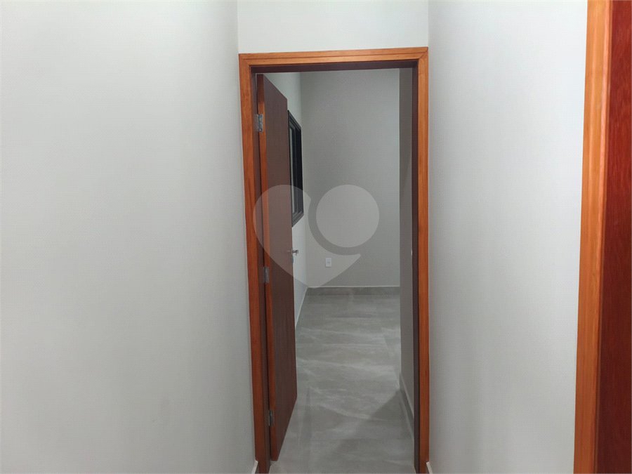 Casa à venda com 3 quartos, sendo 1 suíte,  no condomínio Tivolli, Itapetininga - SP