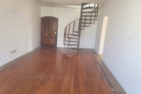 Duplex à venda com 2 suítes em Pinheiros, São Paulo, SP