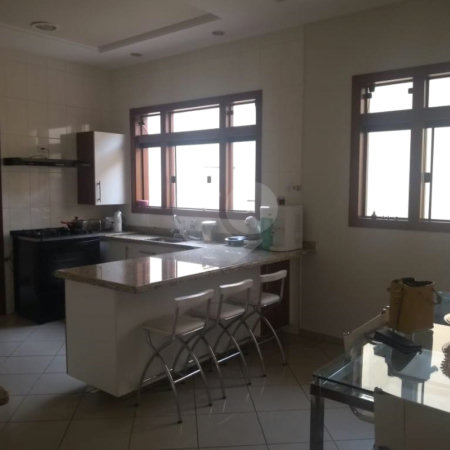 Sobrado à venda com 4 quartos, sendo 2 suítes,  em Jardim Eltonville, Sorocaba, SP