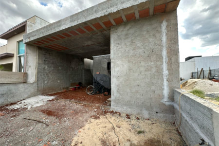 Casa à venda com 3 quartos, sendo 1 suíte, no condomínio Lago dos Ipês, Itapetininga - SP