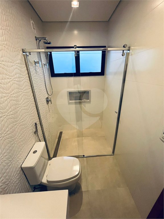 Casa à venda com 4 quartos, sendo 3 suítes, no condomínio Real Park Arujá, Arujá - SP