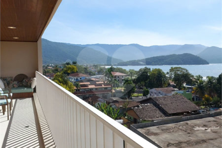 Apartamento à venda com 3 suítes em Itaguá, Ubatuba, SP