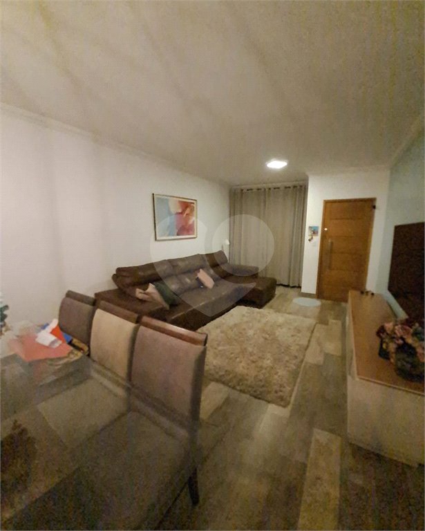 Sobrado à venda com 3 quartos, sendo 1 suíte,  em Vila Gustavo, São Paulo, SP