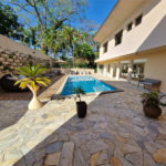 Casa à venda com 4 suítes no condomínio Villa Viana II, Cotia - SP