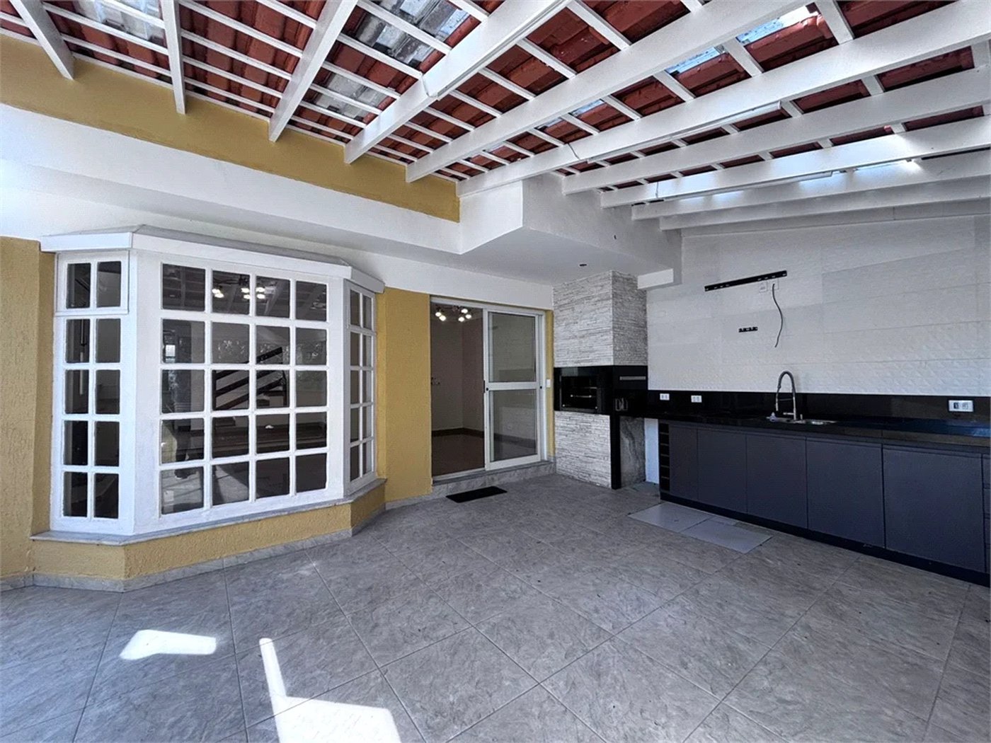 Casa à venda com 3 quartos, sendo 1 suíte,  no condomínio Villagio da Granja, Cotia - SP