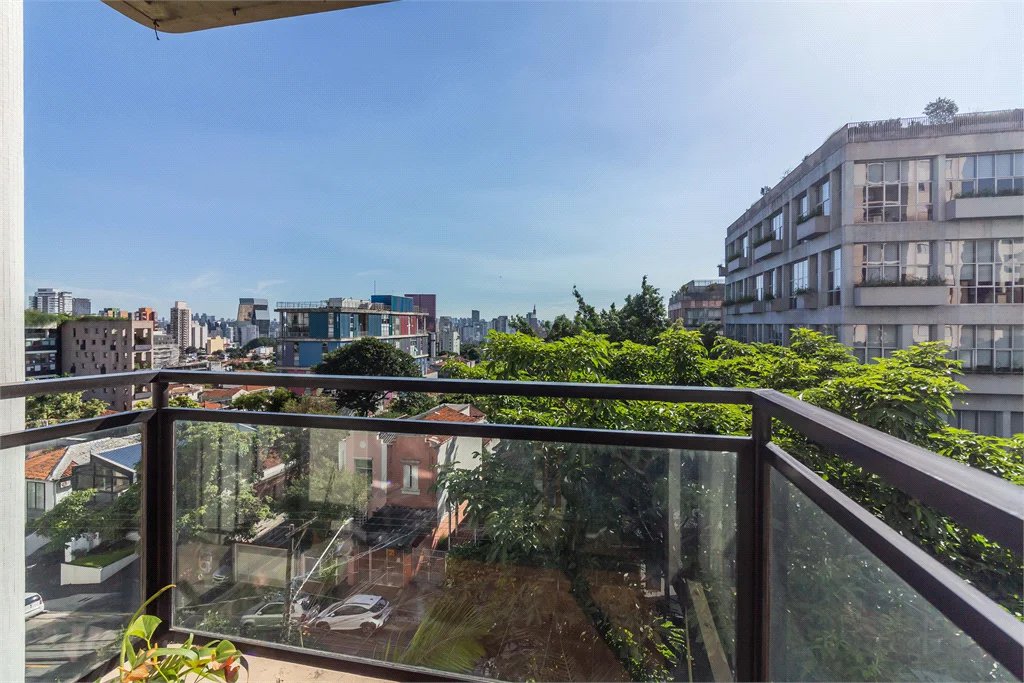 Apartamento à venda com 2 quartos, sendo 1 suíte, em Vila Madalena, São Paulo, SP