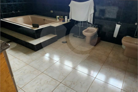 Chácara à venda com 4 quartos, sendo 3 suítes, em Pinheirinho, Vinhedo, SP