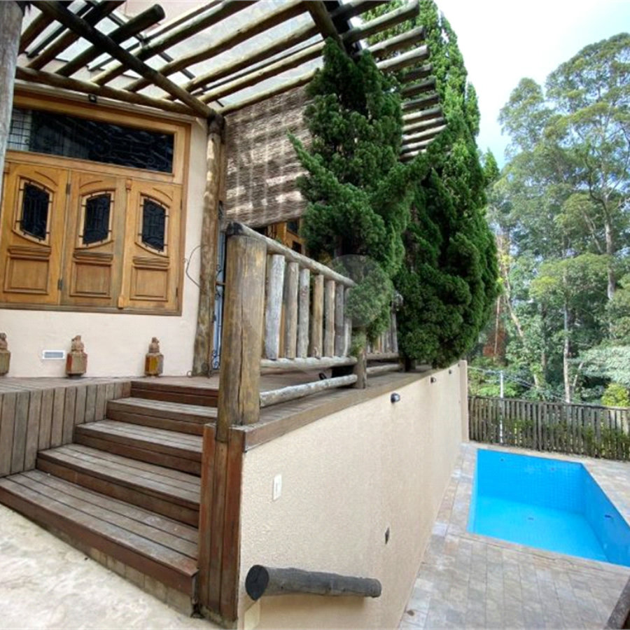 Casa em condomínio à venda com 4 quartos, sendo 3 suítes, em Jardim Vitória Régia, São Paulo, SP