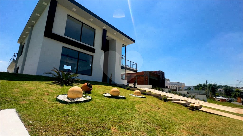 Casa à venda com 5 suítes no condomínio Terras de Mont Serrat, Salto - SP