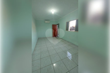 Casa à venda com 3 quartos, sendo 1 suíte, em Vila Nova Sorocaba, Sorocaba, SP